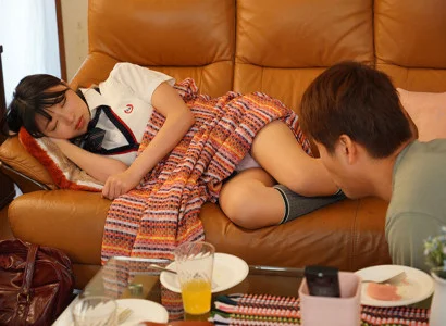 Tôi đang thịt em gái mới lớn của người yêu